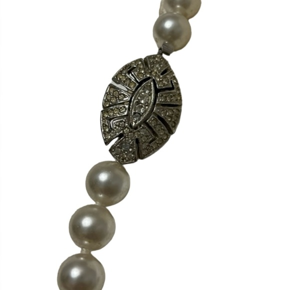 Vintage 10mm Simulated Pearl Strand-Rhinestone Clasp - 24” - Picture 3 of 6